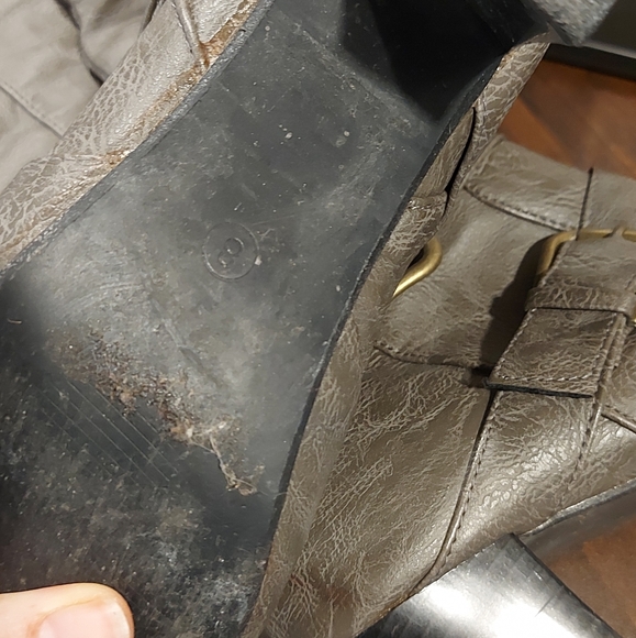 Buckle boot - Picture 3 of 3